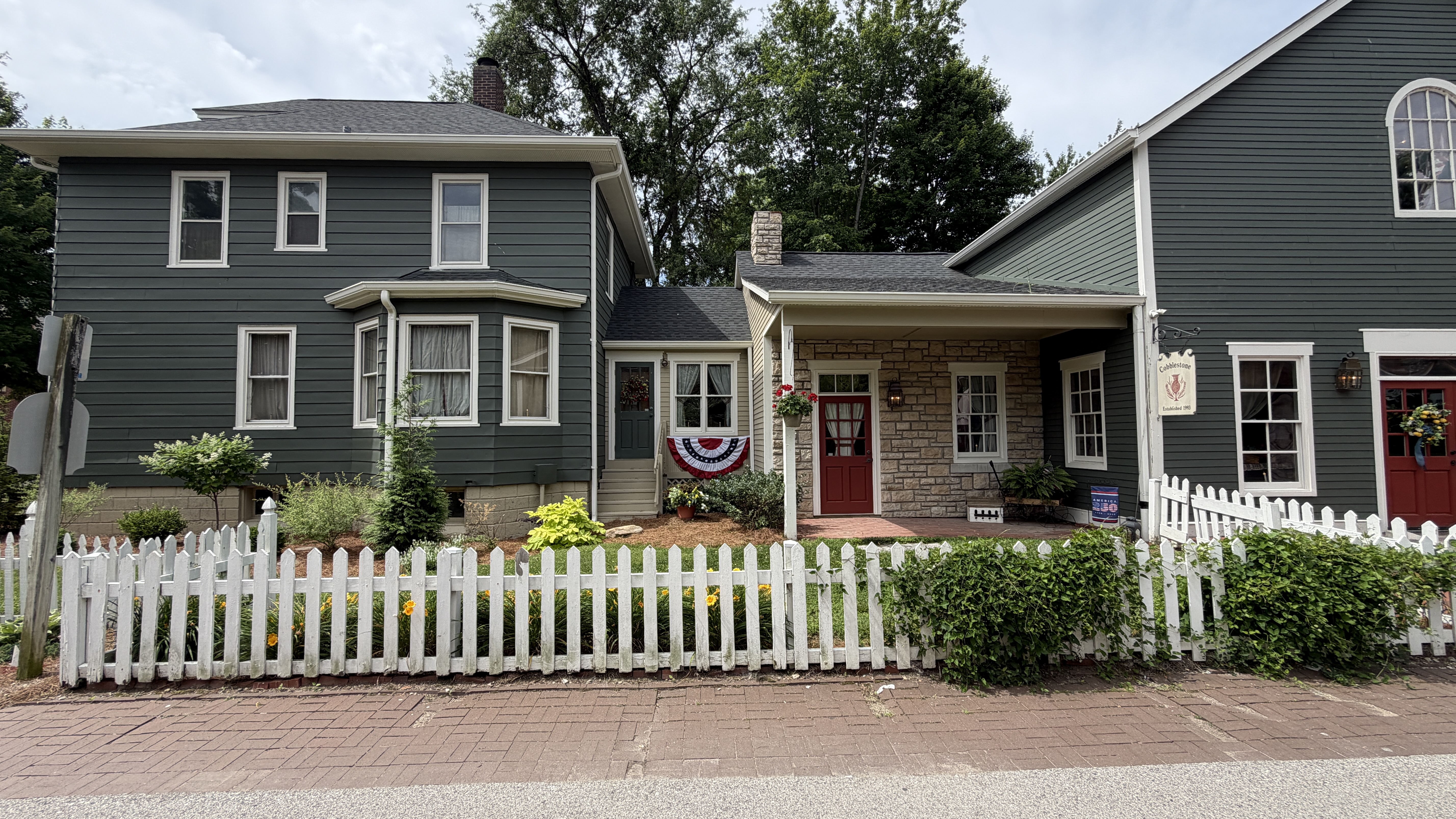 Feature property thumbnail image